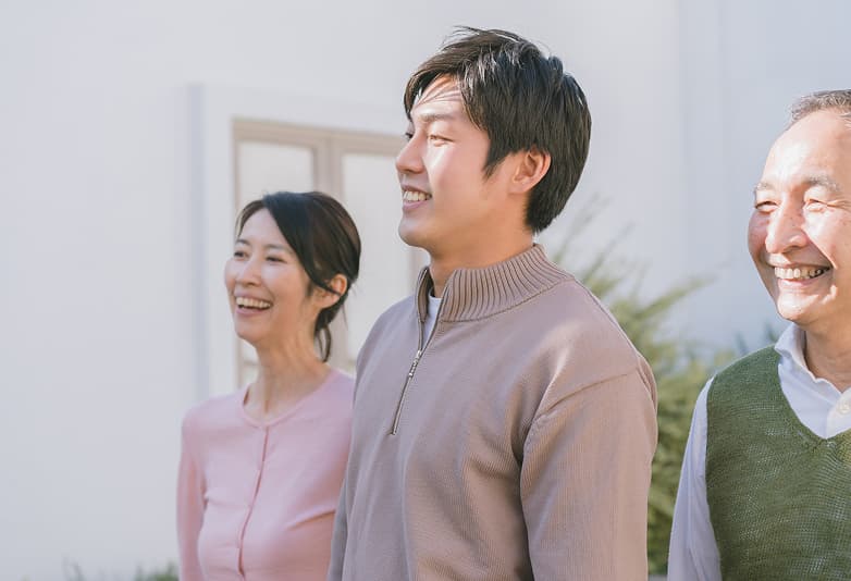 「代理婚活」ではなく「家族ぐるみのサポート」です